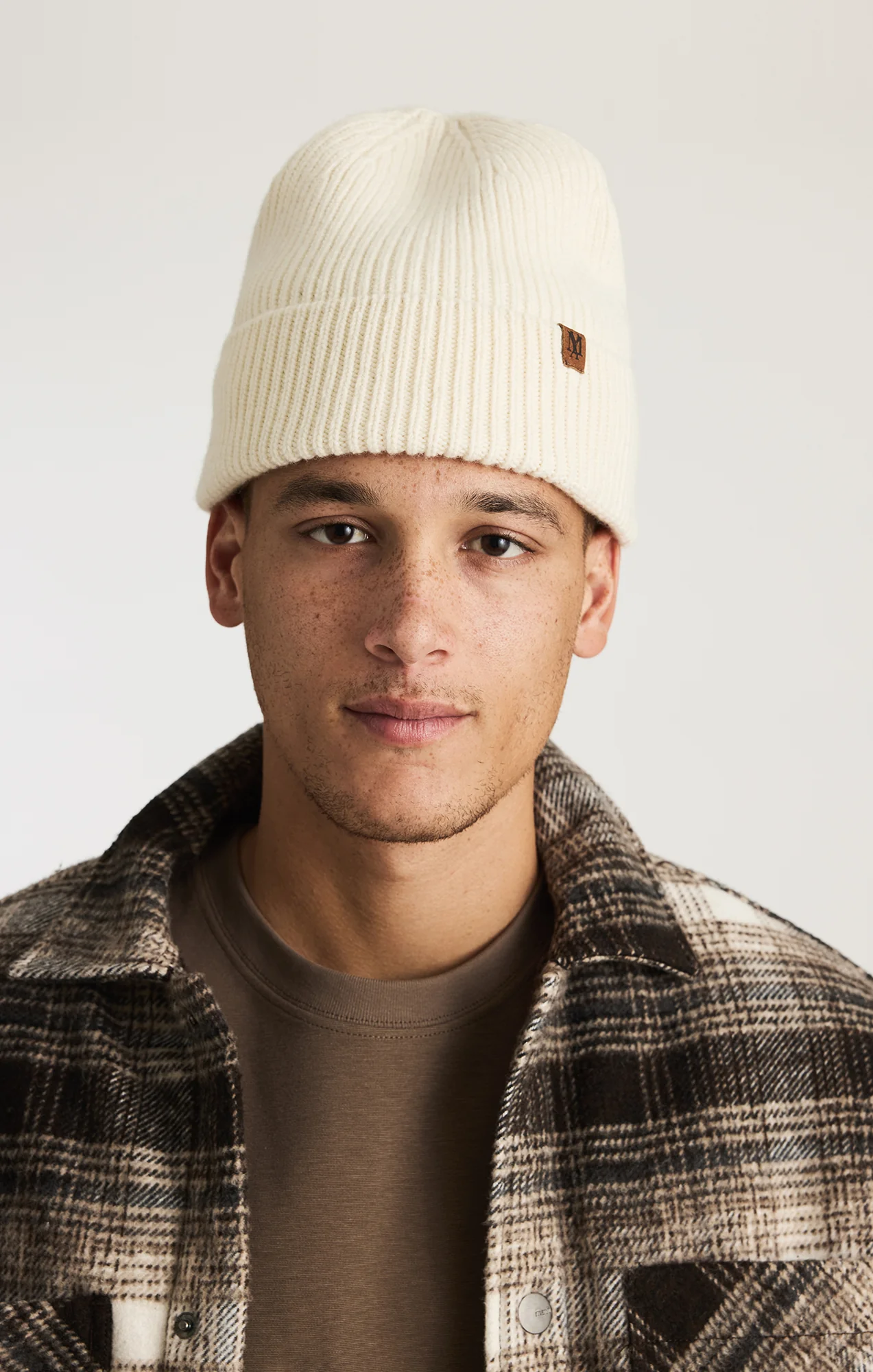 BEANIE IN ECRU