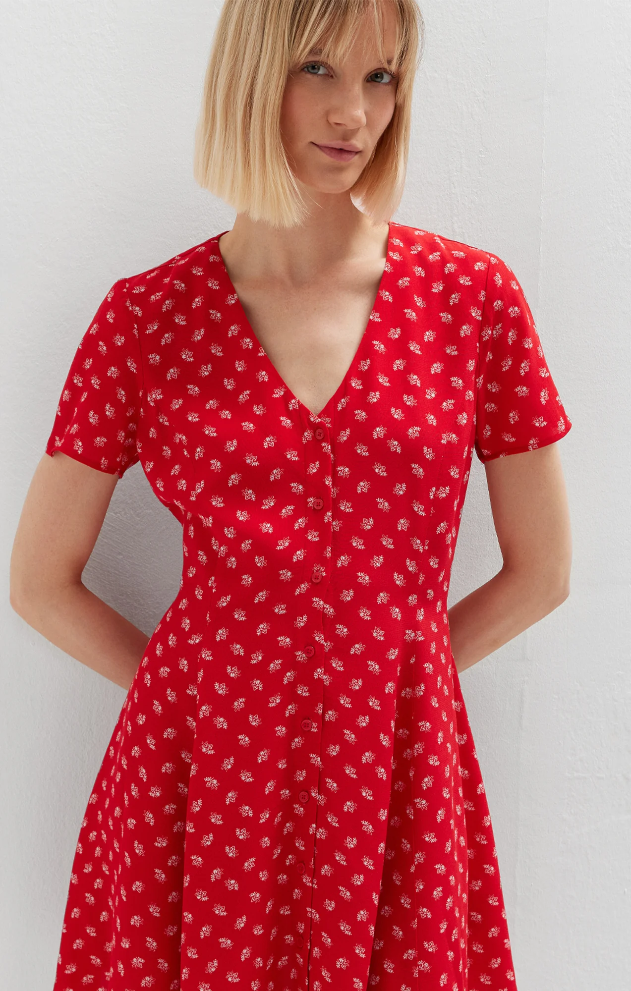 BUTTON-FRONT MINI DRESS IN URBAN RED PETAL PRINT - Image 2