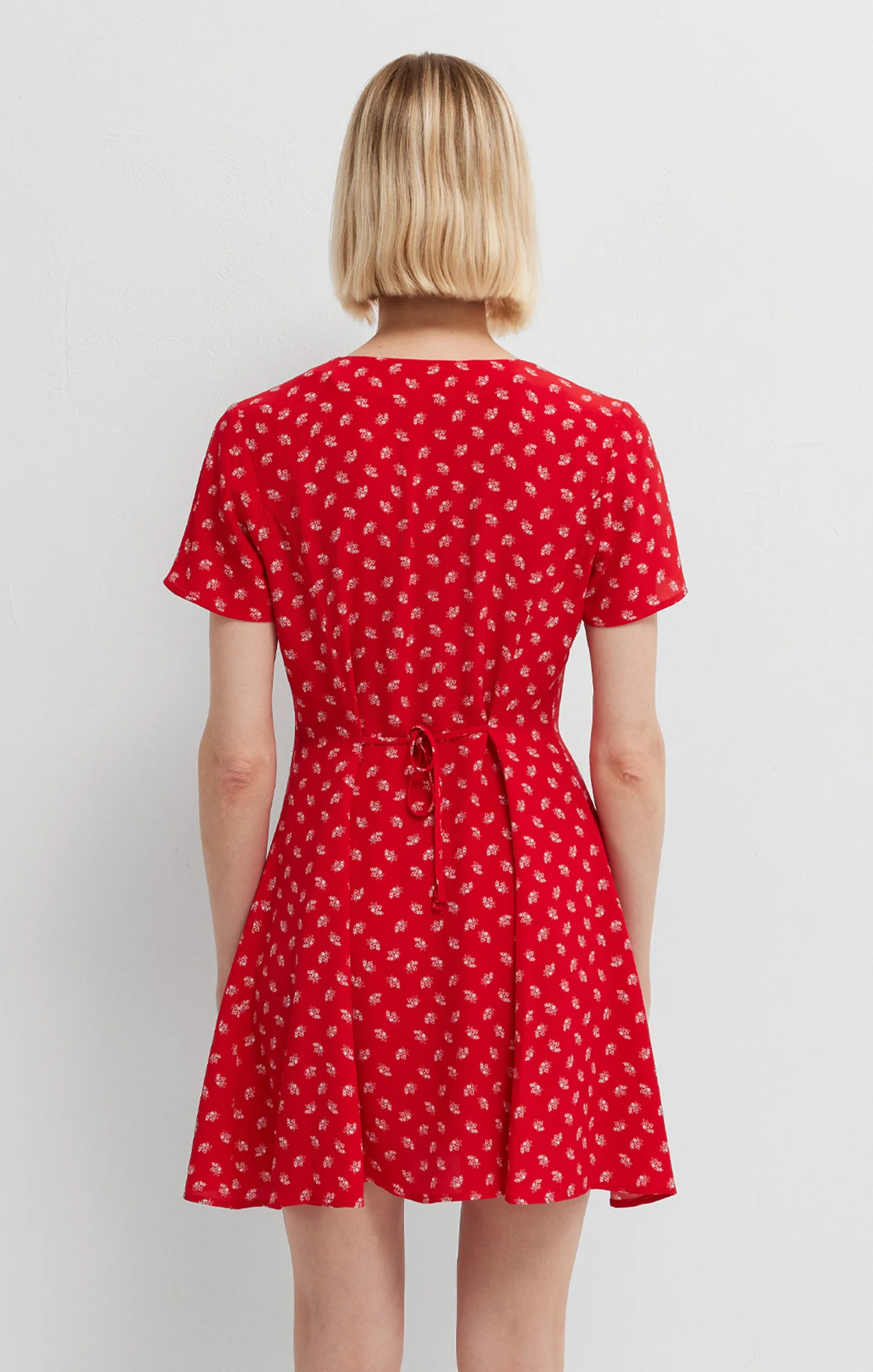 BUTTON-FRONT MINI DRESS IN URBAN RED PETAL PRINT - Image 4