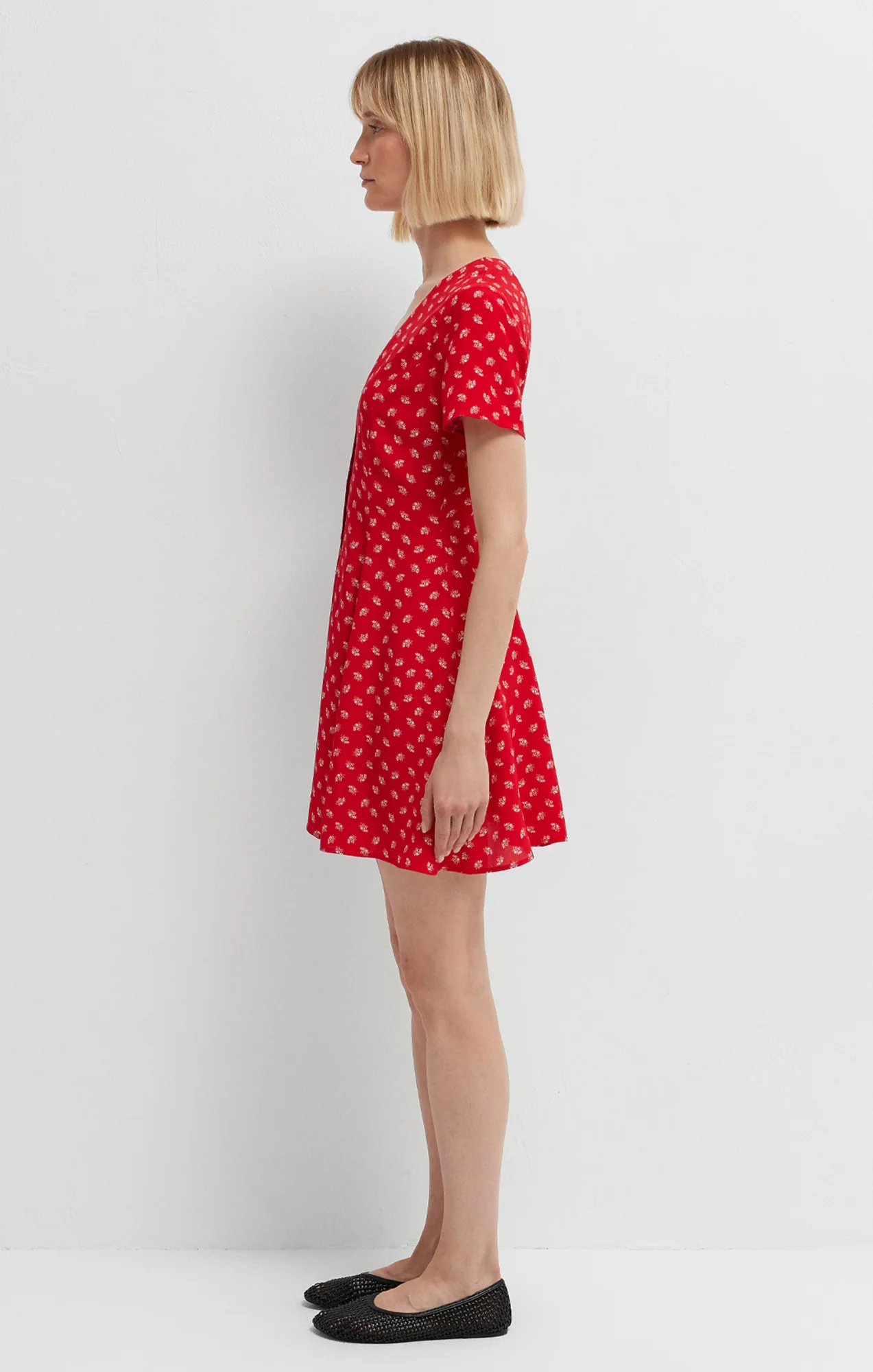 BUTTON-FRONT MINI DRESS IN URBAN RED PETAL PRINT - Image 6
