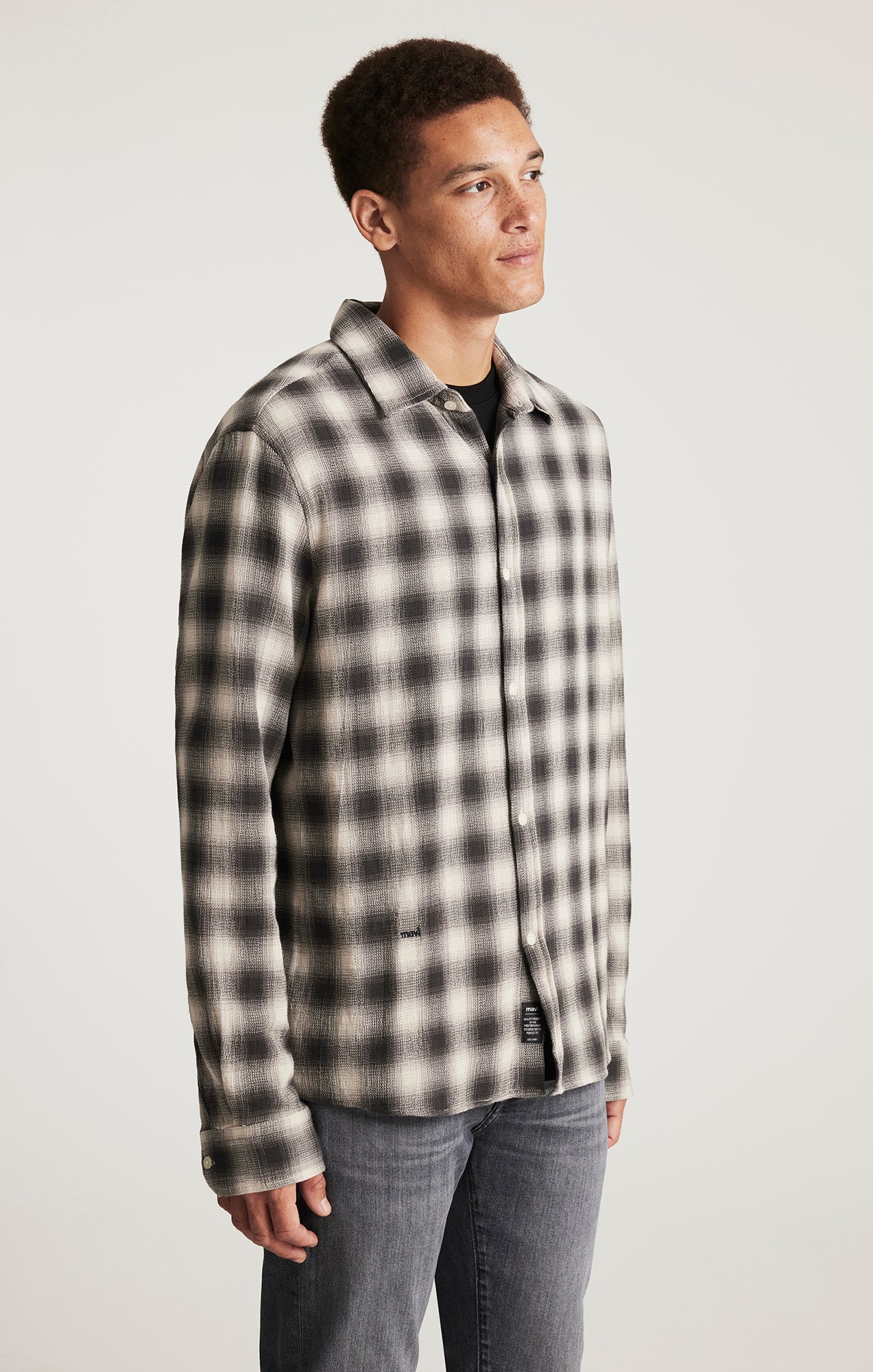 PLAID LONG SLEEVE BUTTON-UP SHIRT IN ASPHALT CHECK - Image 2