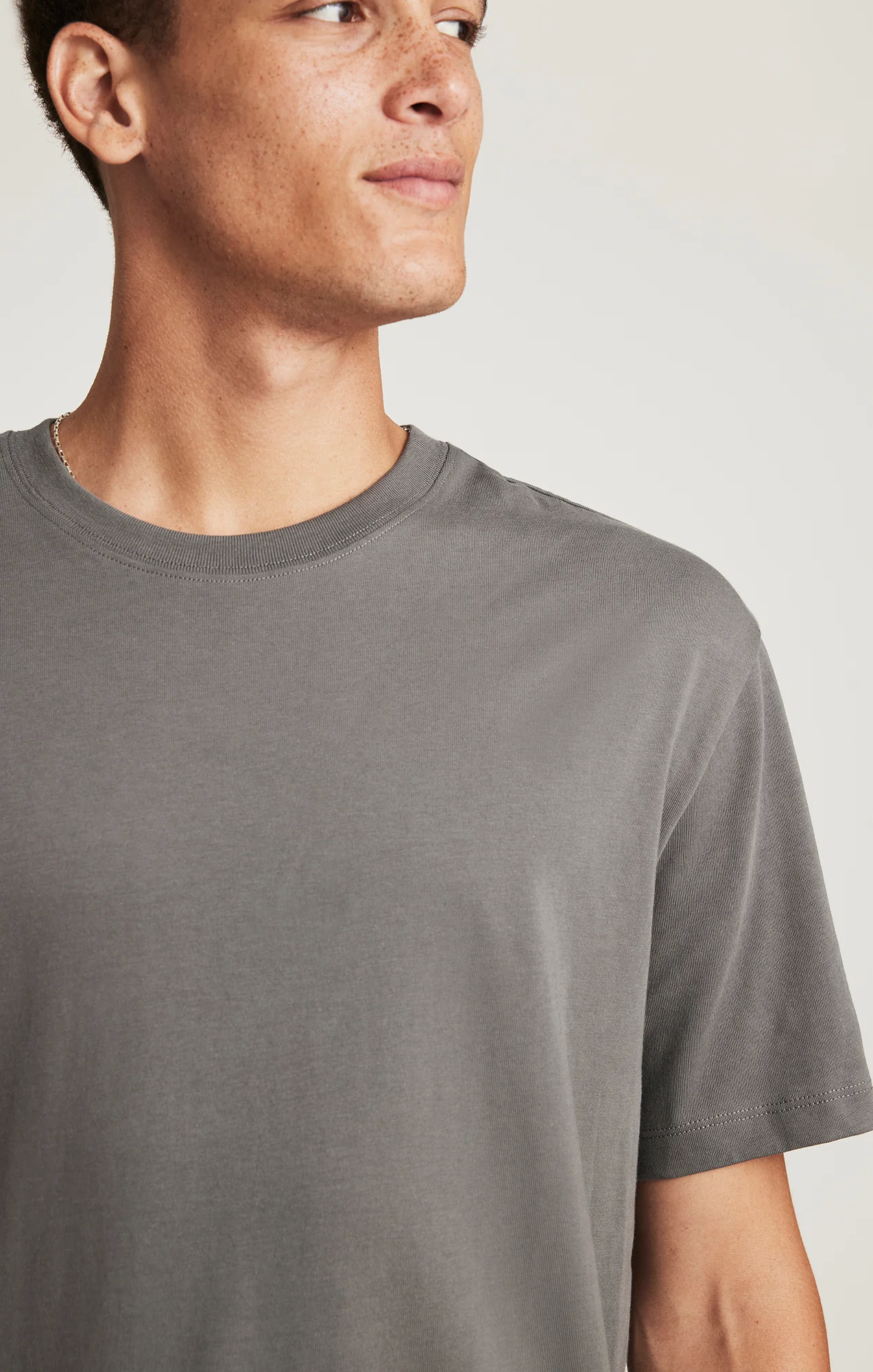 BASIC SHORT SLEEVE T-SHIRT IN LAVE SMOKE COMFORT - Image 3