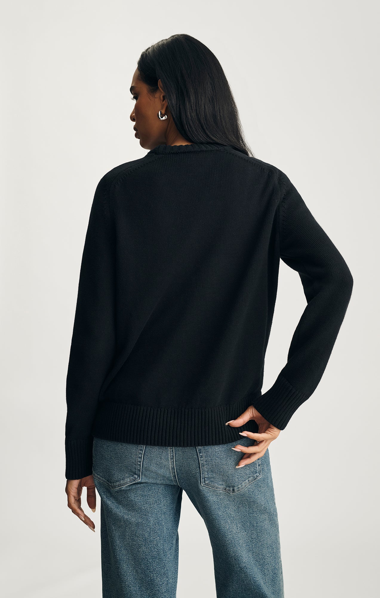CREW NECK SWEATER IN BLACK - Image 2