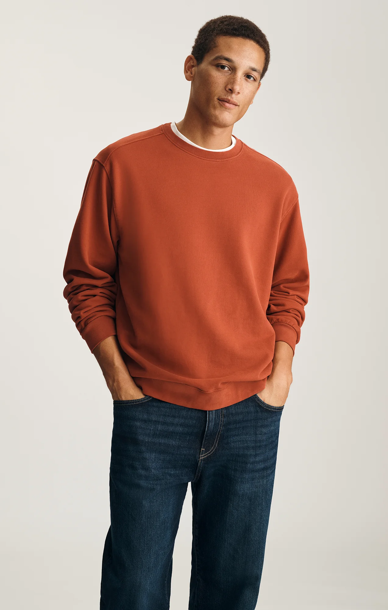 CREW NECK SWEATSHIRT IN BARN RED