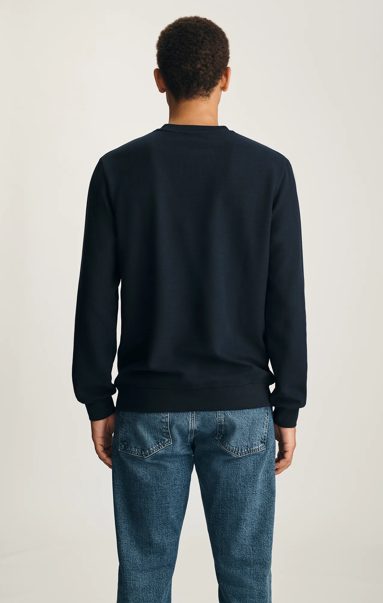 CREW NECK SWEATSHIRT IN DARK SAPPHIRE - Image 2