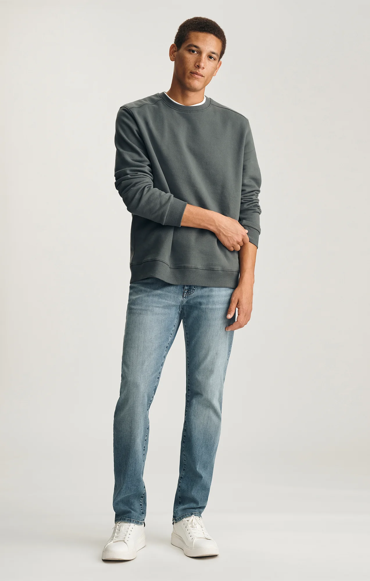 CREW NECK SWEATSHIRT IN URBAN CHIC - Image 4