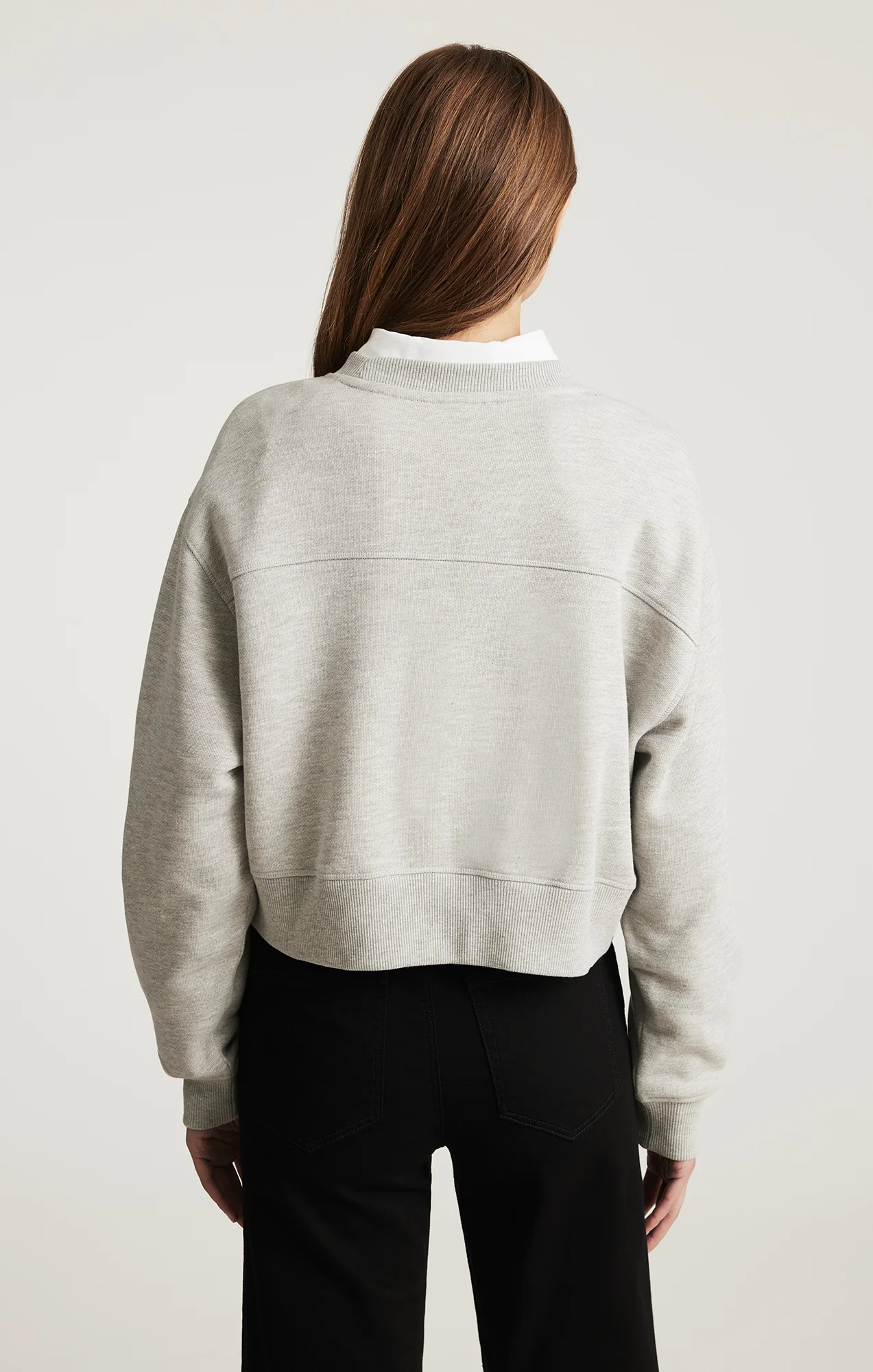 CROPPED CREW NECK SWEATSHIRT IN GREY MELANGE - Image 3