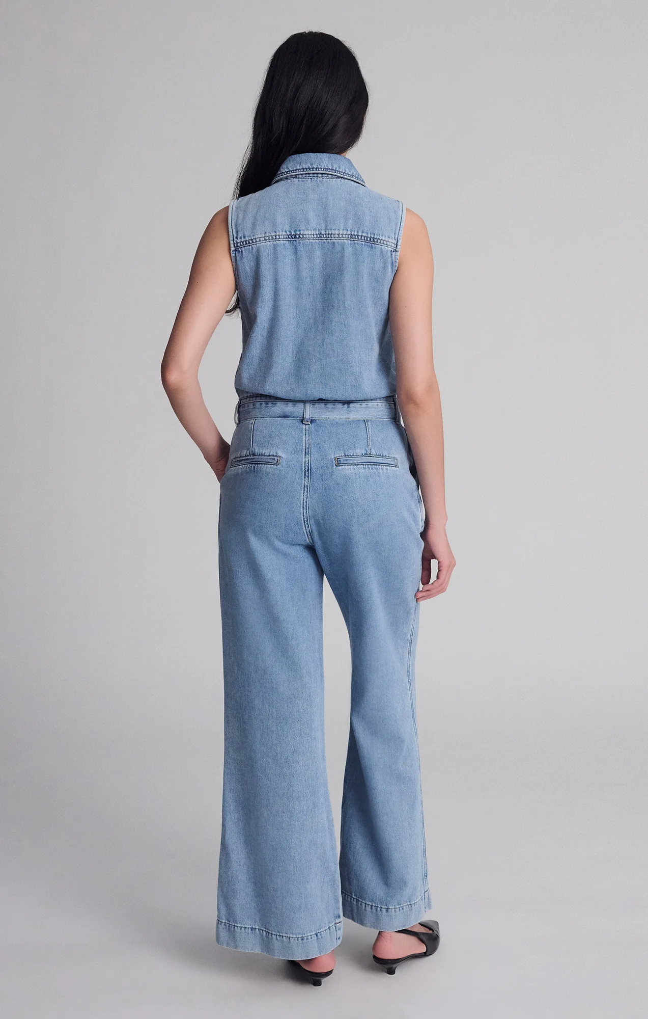 ELARA JUMPSUIT IN LIGHT WELL BLUE - Image 2