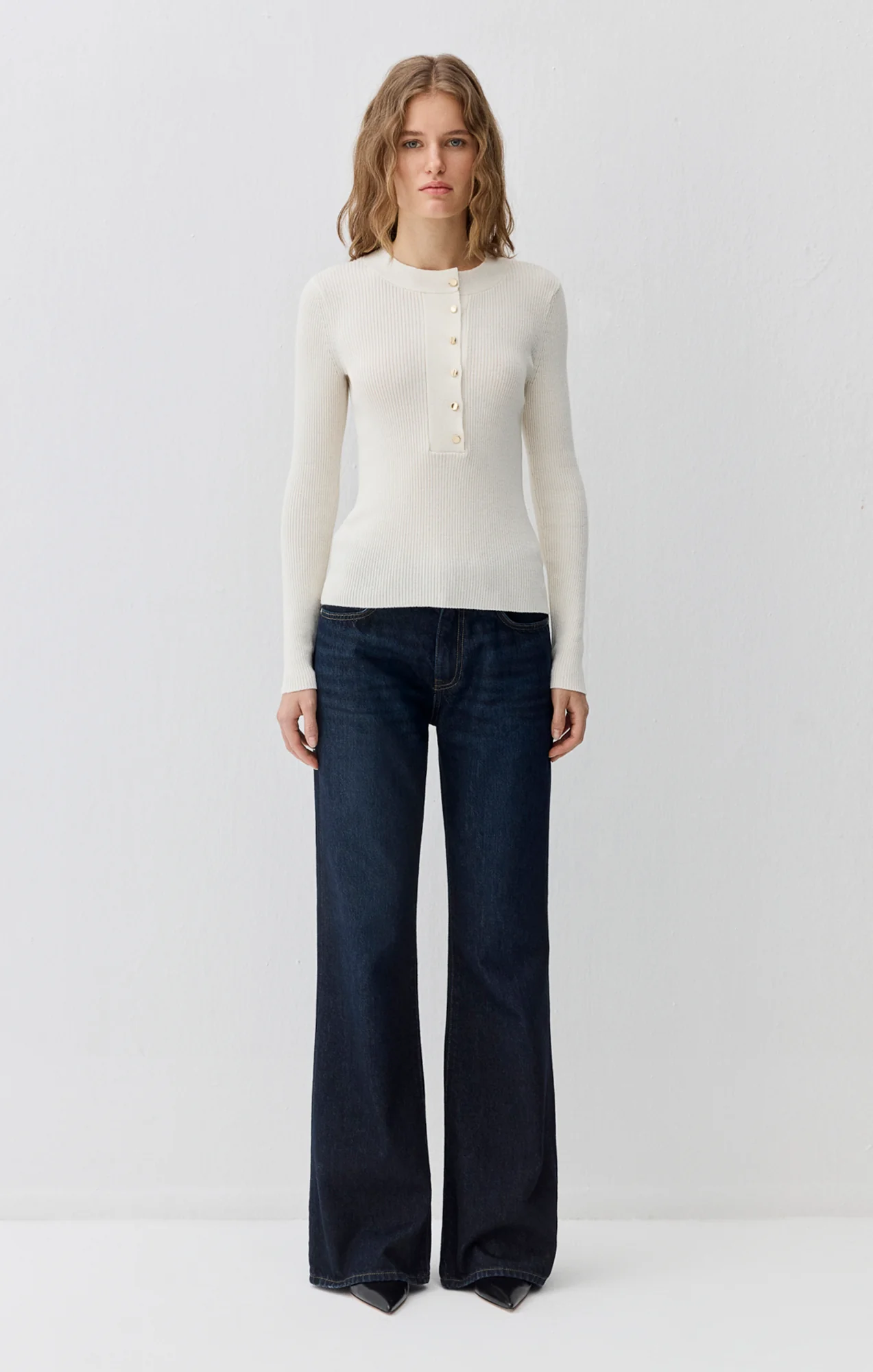 EDITION BUTTON-FRONT SWEATER IN ANTIQUE WHITE - Image 3
