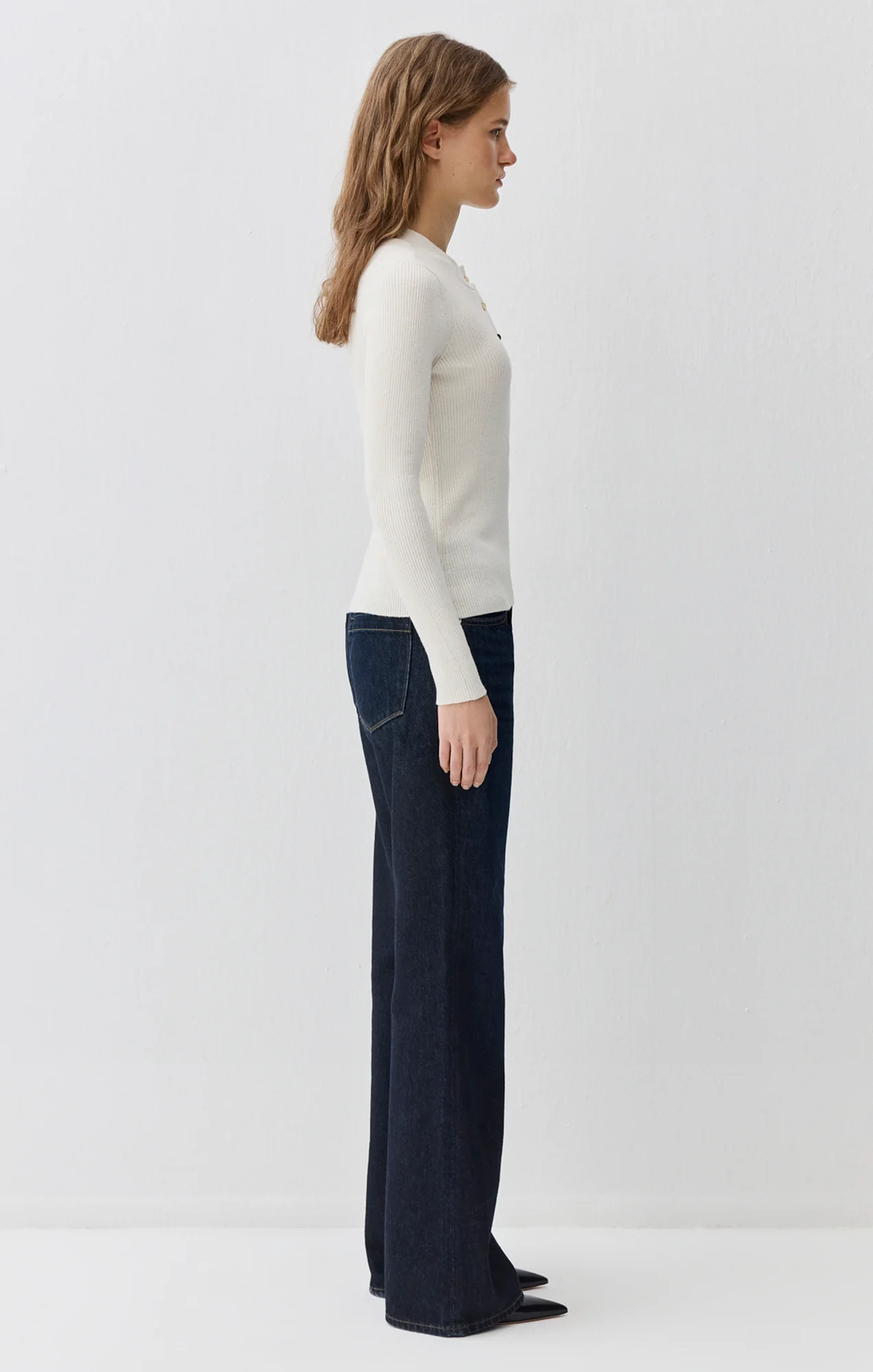 EDITION BUTTON-FRONT SWEATER IN ANTIQUE WHITE - Image 4