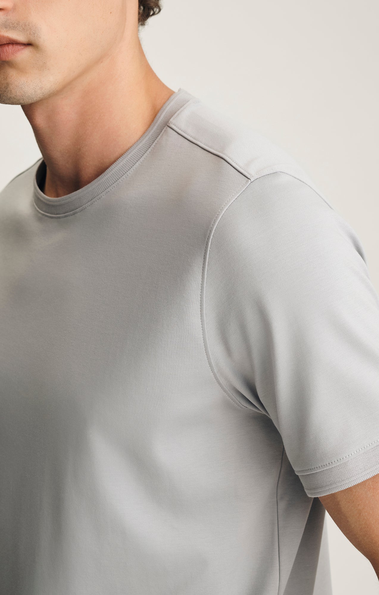 INTERLOCK CREW NECK T-SHIRT IN ALLOY - Image 3