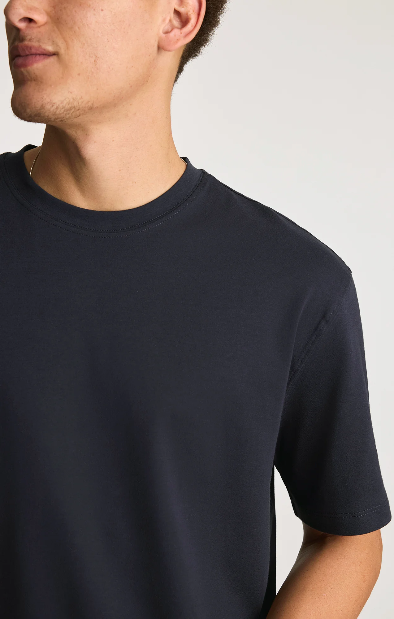 INTERLOCK CREW NECK T-SHIRT IN NIGHT SKY - Image 4