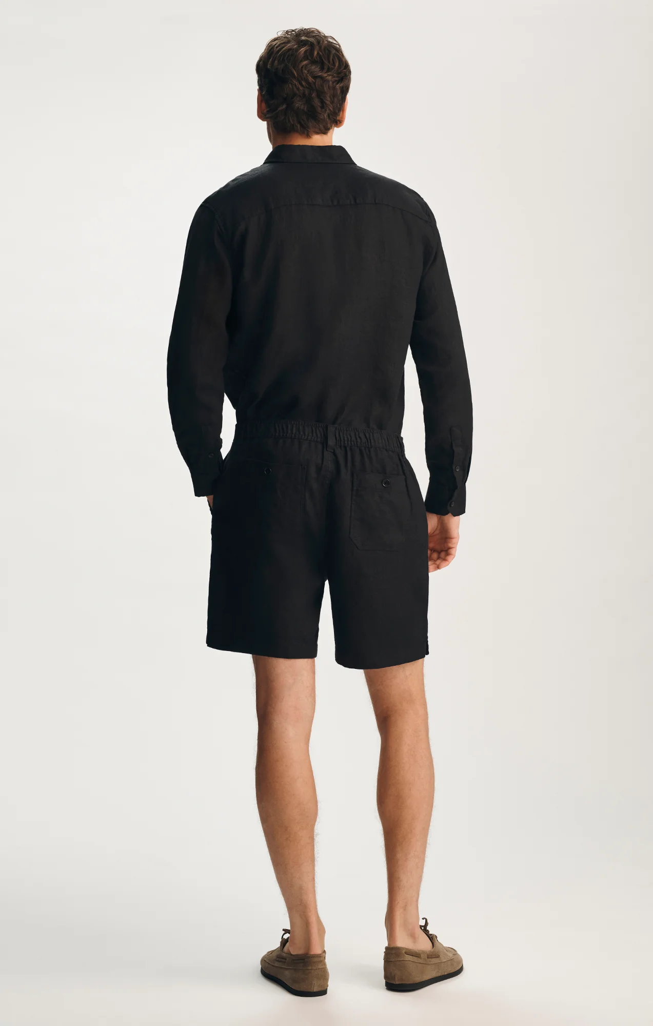 LINEN 7" INSEAM SHORTS IN BLACK - Image 2