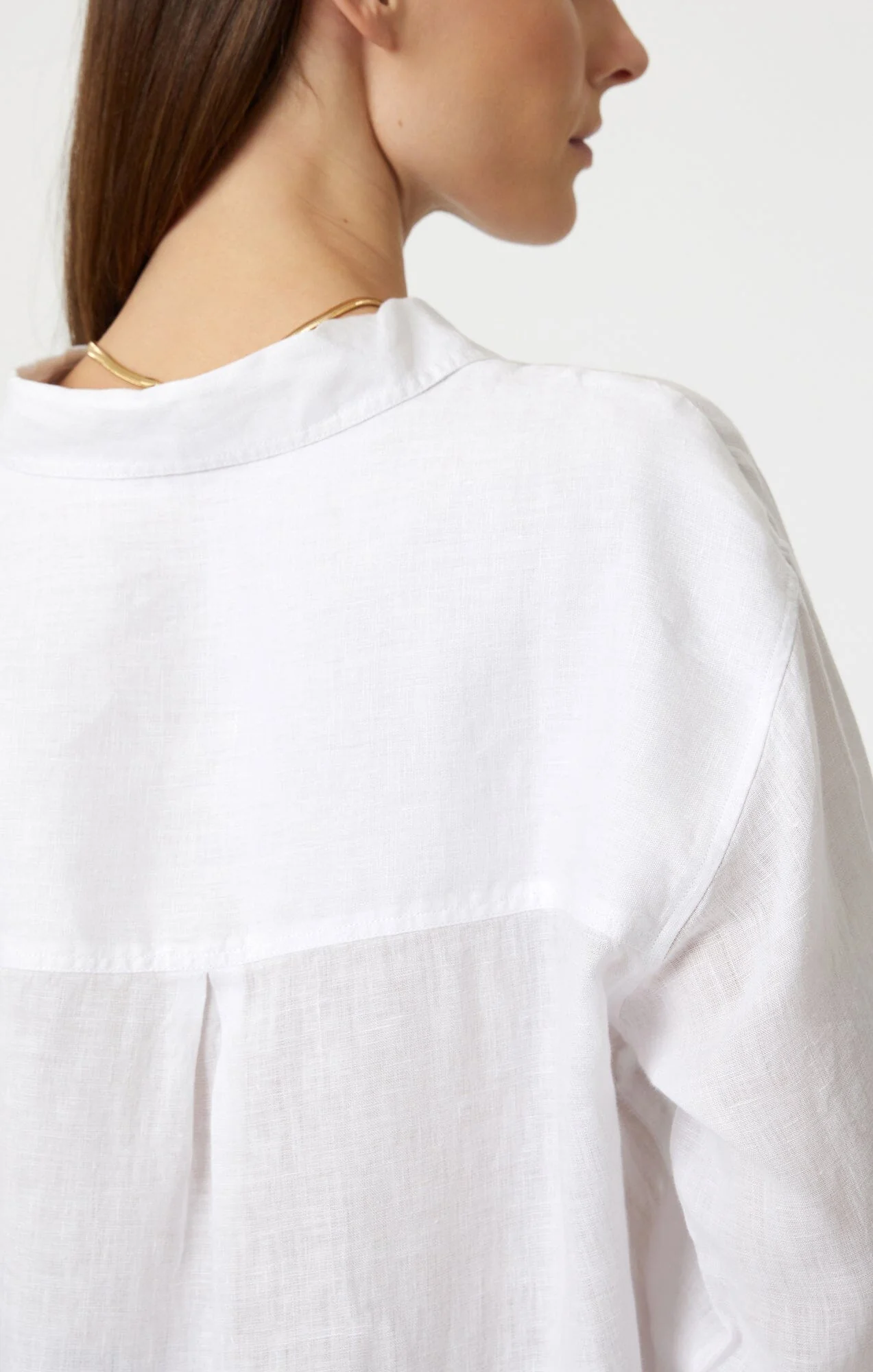 LINEN BUTTON-UP SHIRT IN WHITE - Image 6