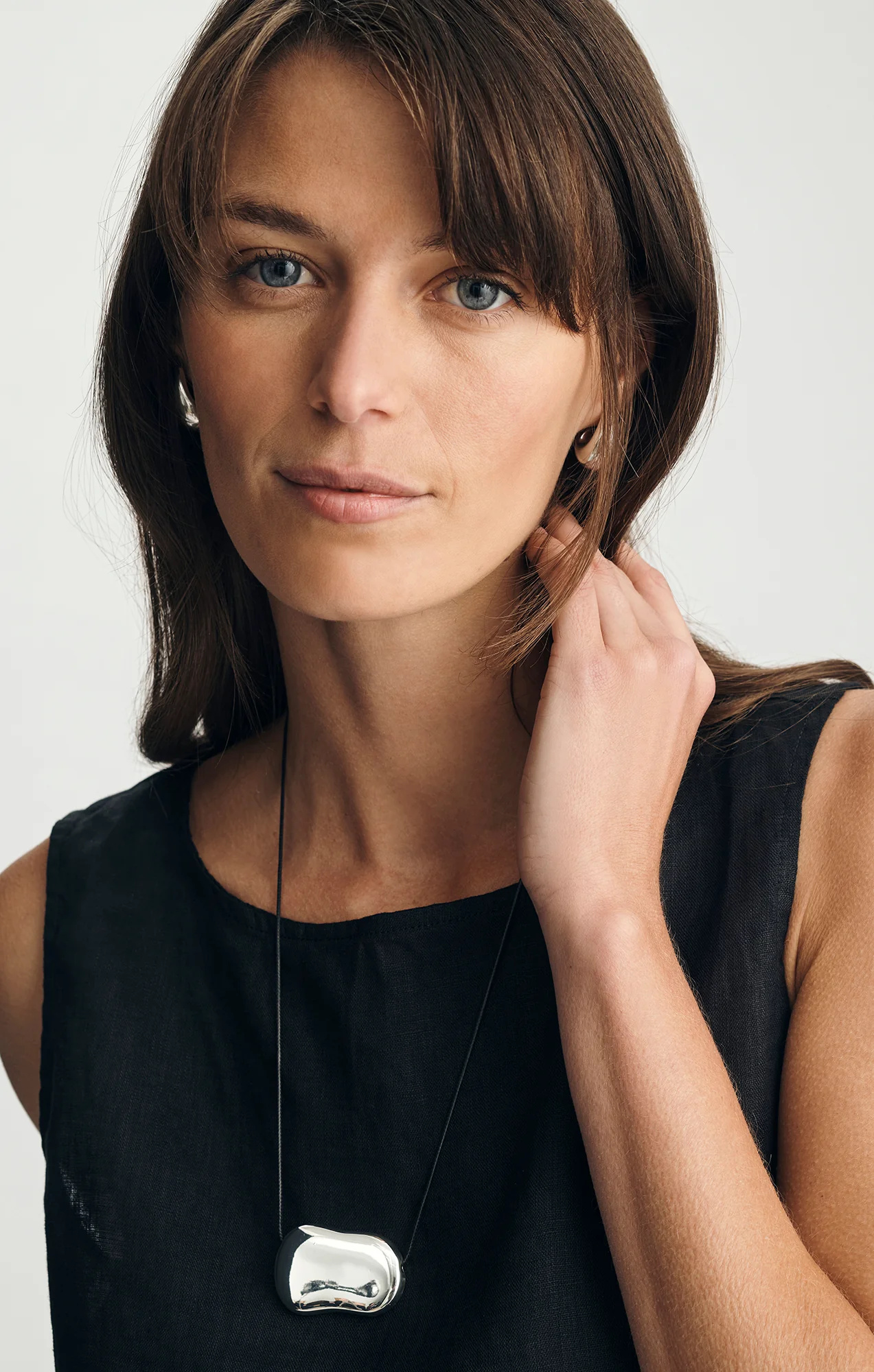 LINEN TANK TOP IN BLACK - Image 3