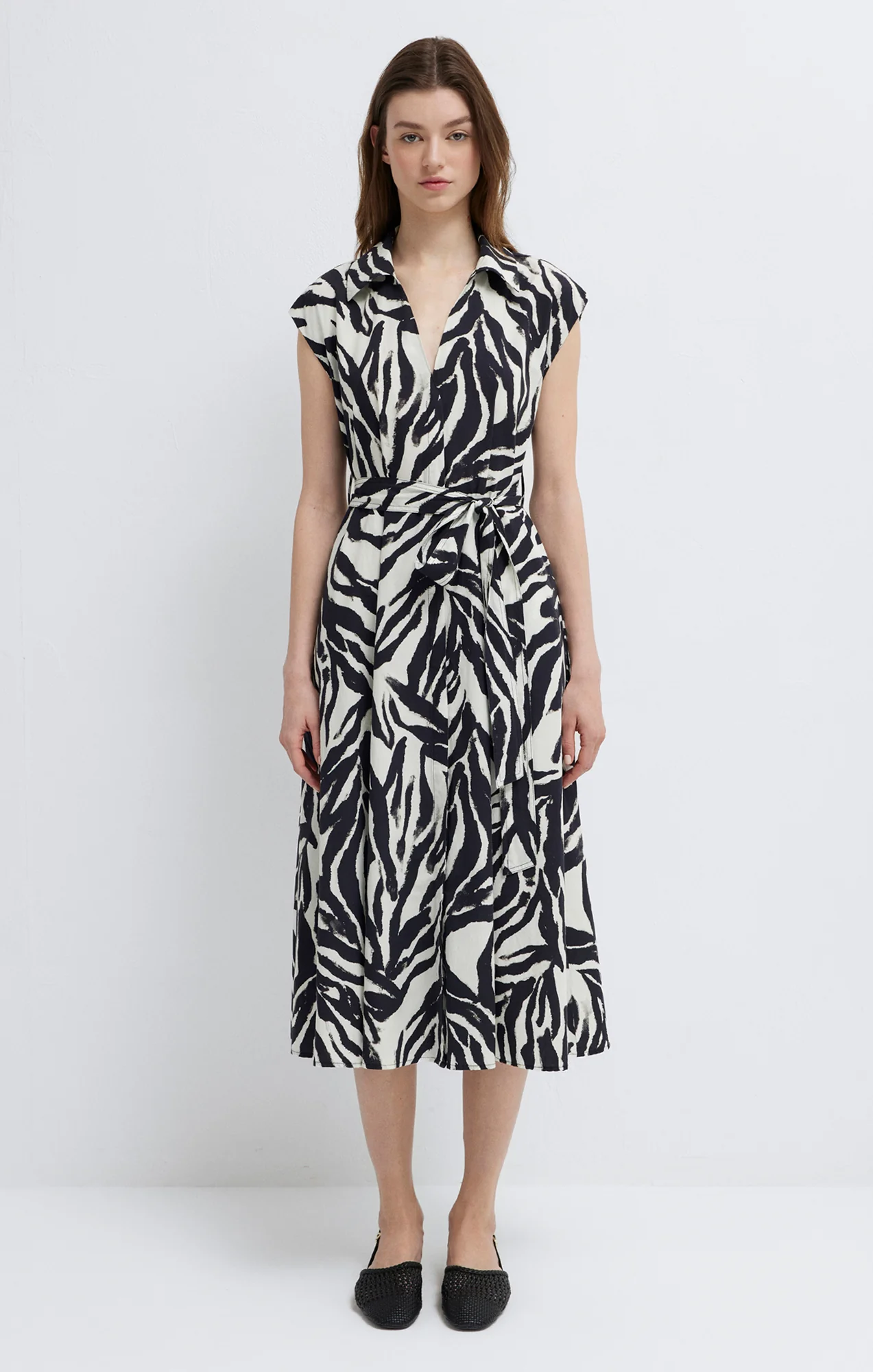TIE-WAIST MIDI SHIRTDRESS IN BATIC ZEBRA PRINT - Image 3