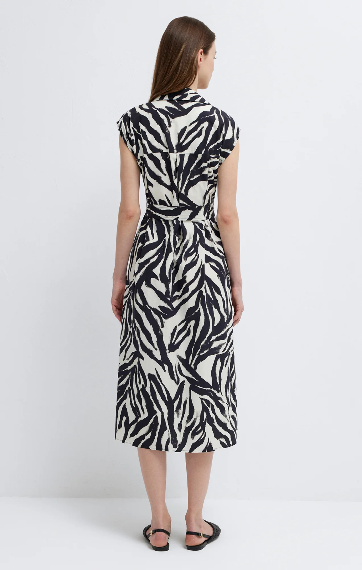 TIE-WAIST MIDI SHIRTDRESS IN BATIC ZEBRA PRINT - Image 4
