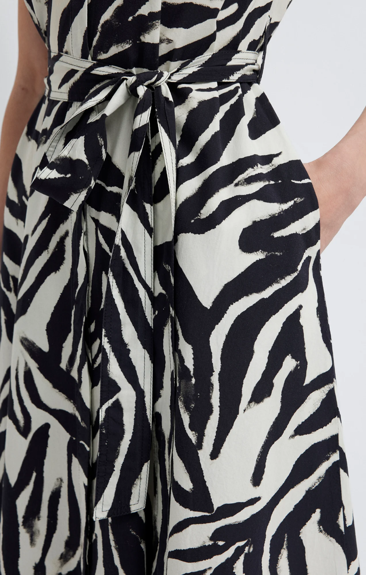 TIE-WAIST MIDI SHIRTDRESS IN BATIC ZEBRA PRINT - Image 8