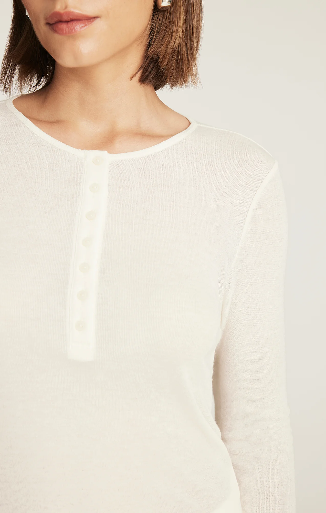 EDITION LONG SLEEVE HENLEY T-SHIRT IN MARSHMALLOW - Image 4