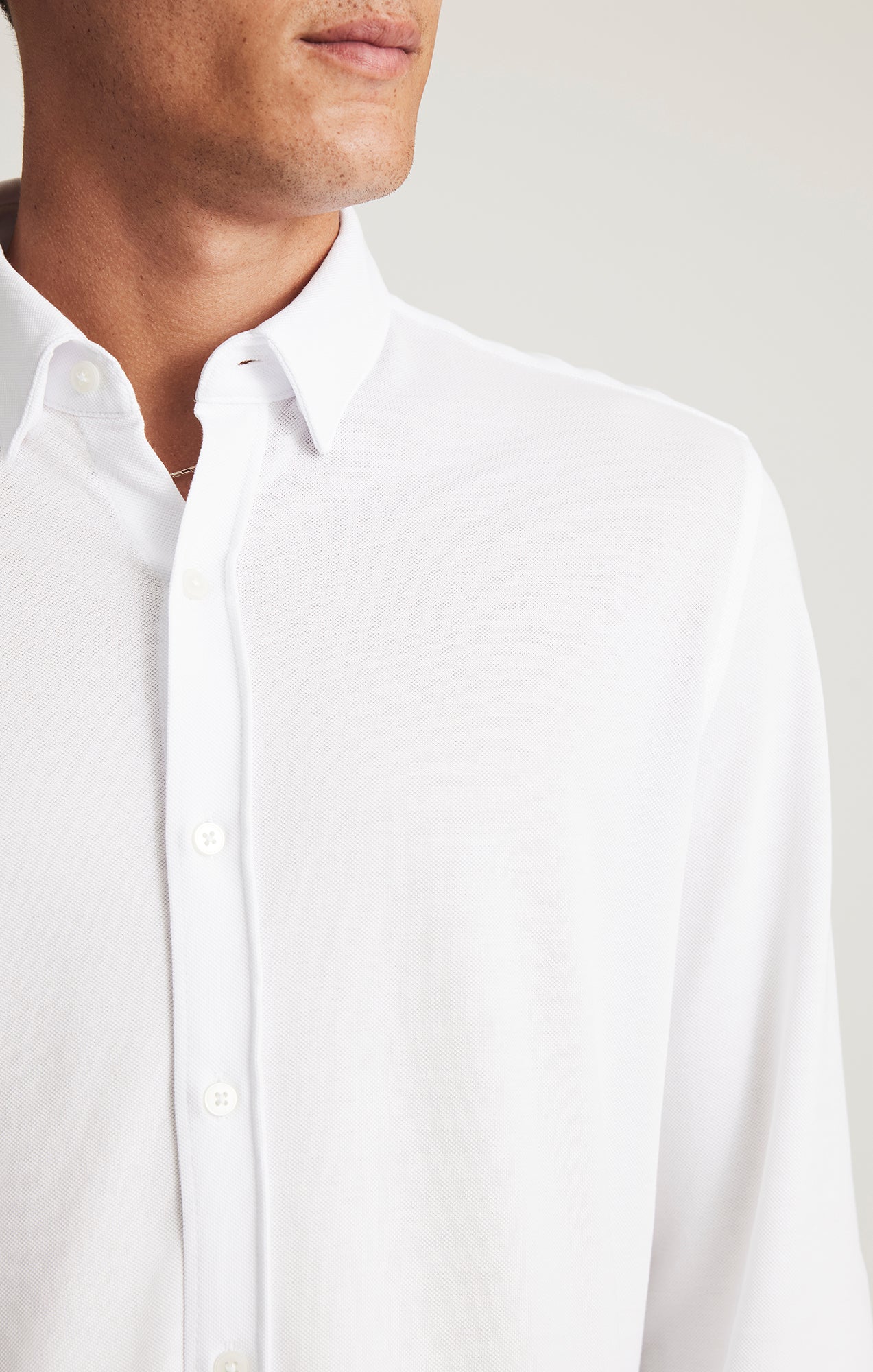 LONG SLEEVE BUTTON-UP SHIRT IN WHITE - Image 4