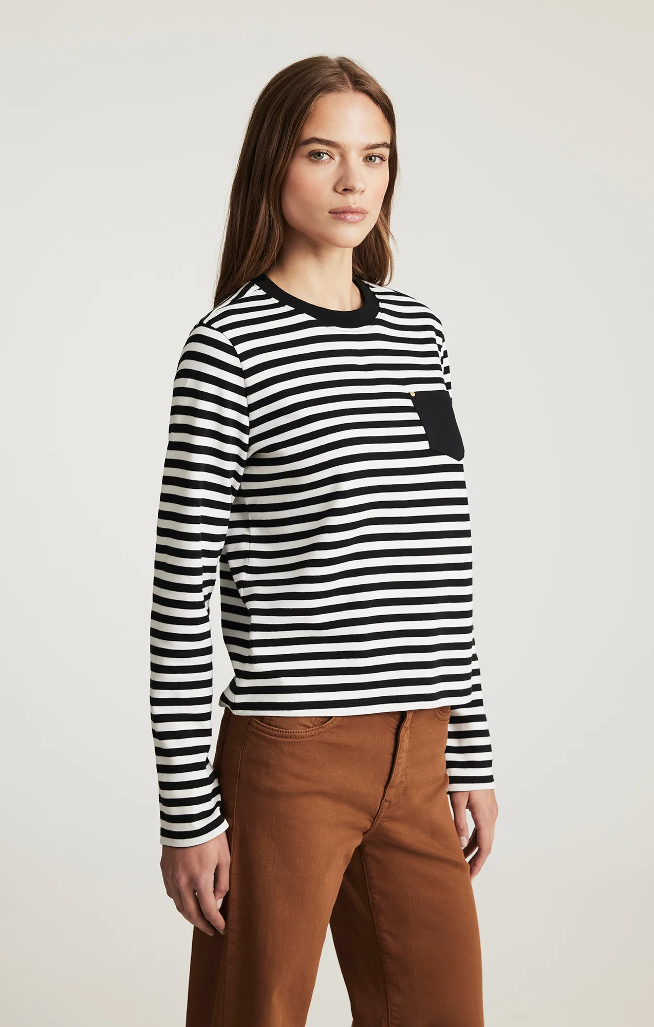 ONE POCKET LONG SLEEVE T-SHIRT IN BLACK WHITE STRIPE - Image 3
