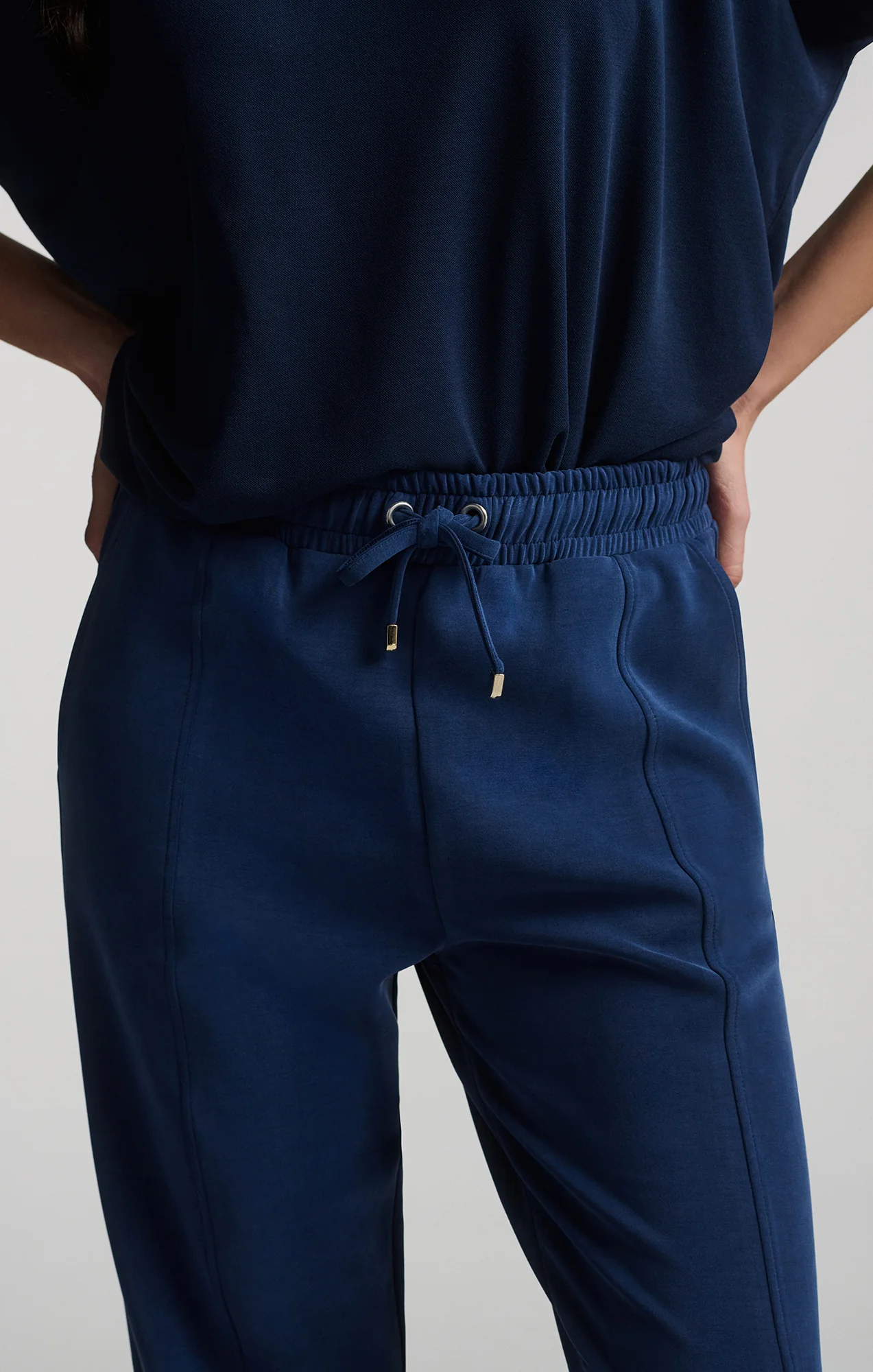 LUXE TOUCH TENCEL™ SWEATPANTS IN MEDIEVAL BLUE - Image 4
