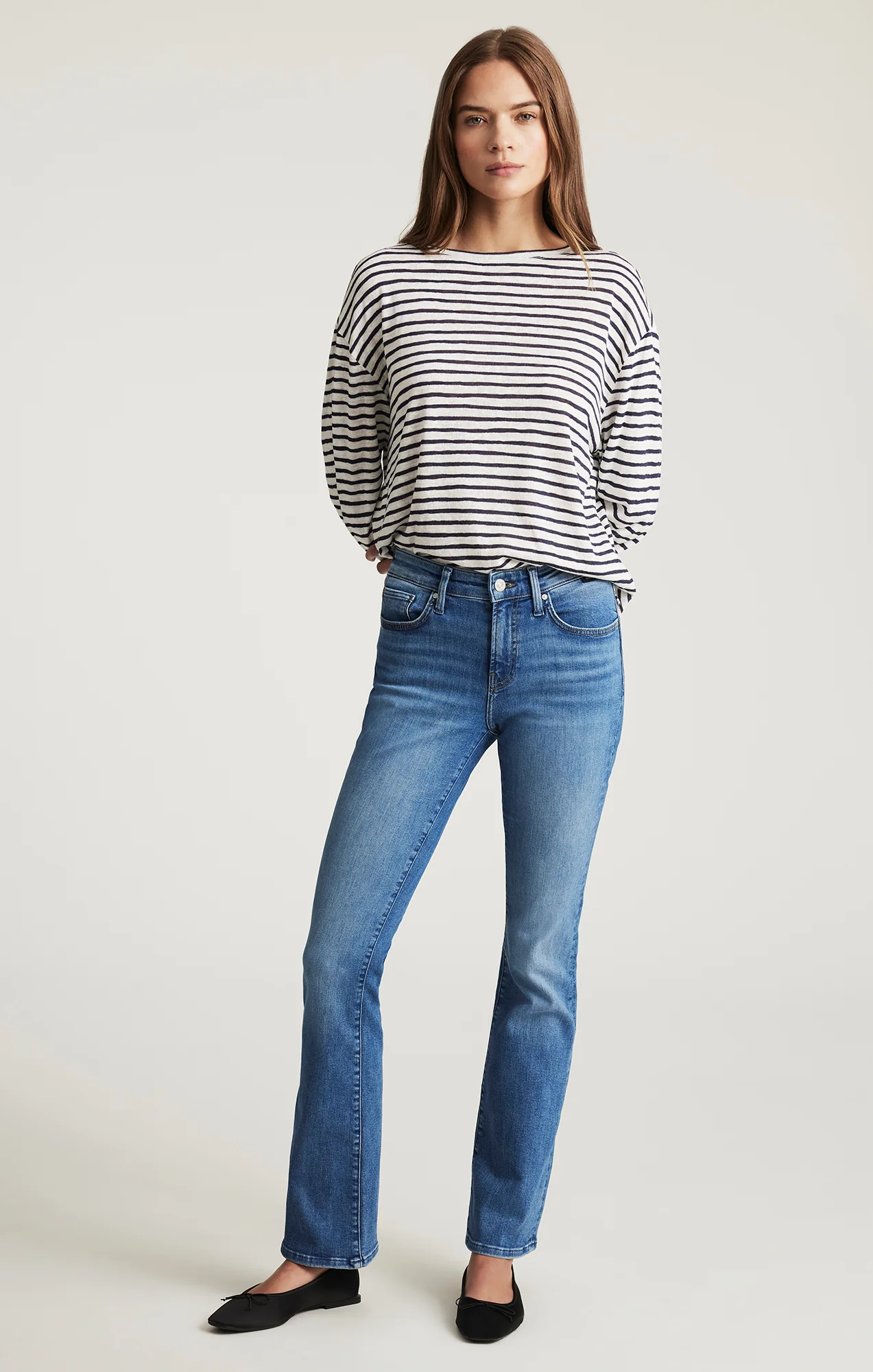 MOLLY BOOTCUT IN MID BRUSHED FLEX BLUE - Image 6