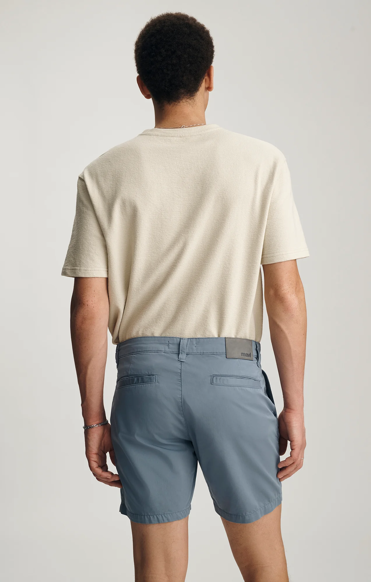 NATE CHINO SHORTS IN STEEL CITY SMART - Image 4