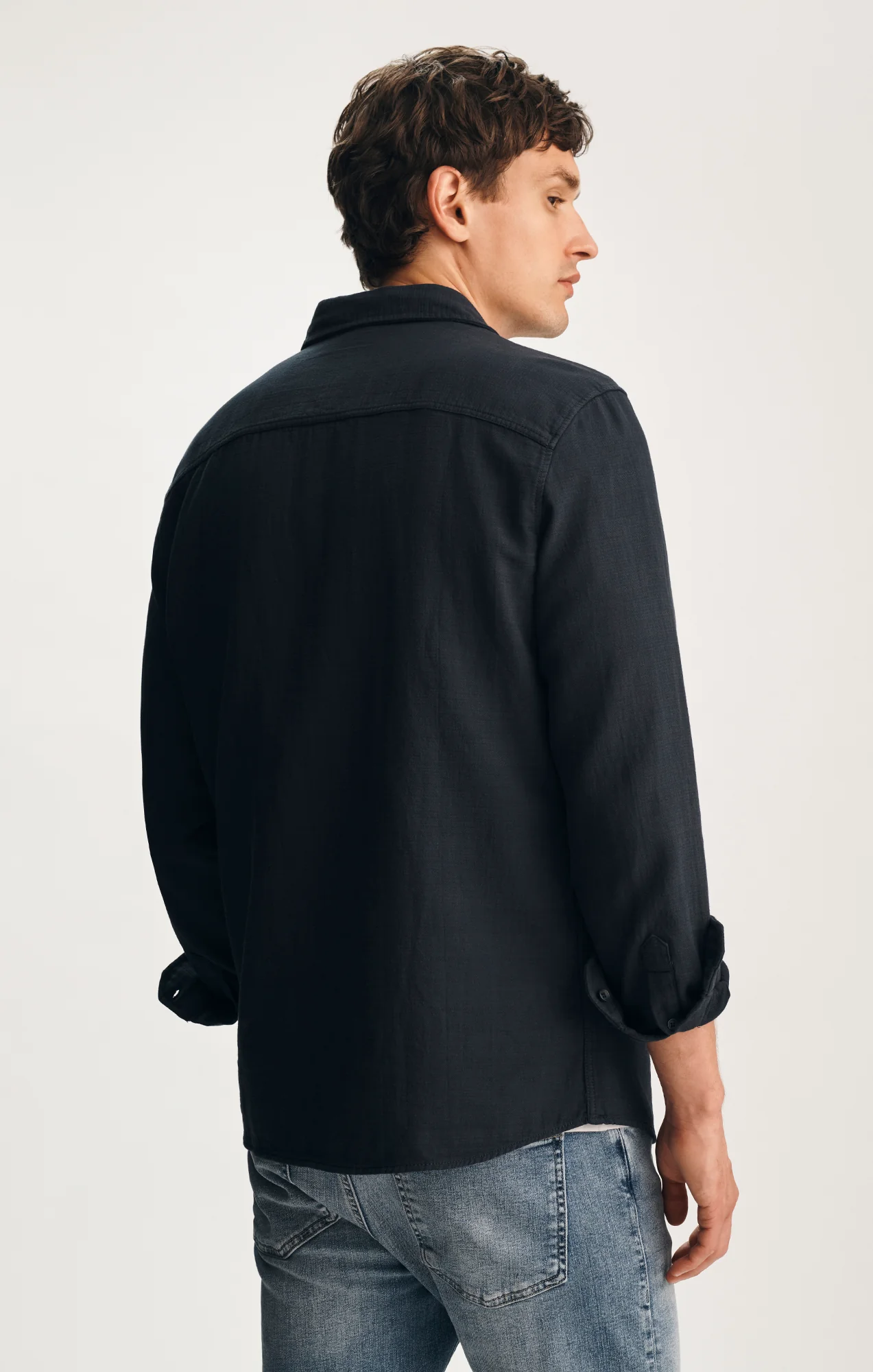 ONE POCKET BUTTON-UP SHIRT IN SKY CAPTAIN - Image 2