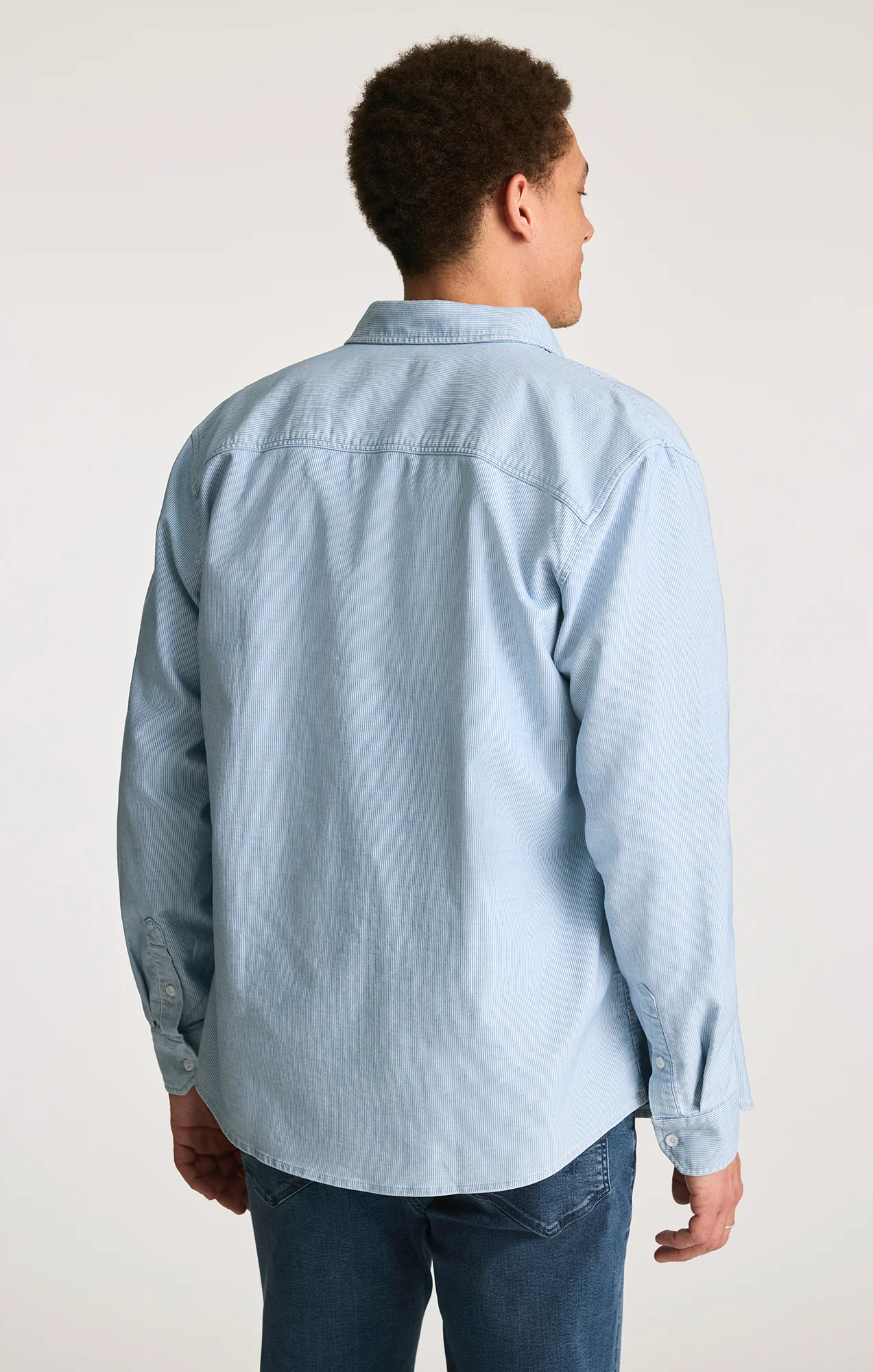 ONE POCKET BUTTON-UP SHIRT IN WHITE STRIPE INDIGO ZEMIN - Image 3