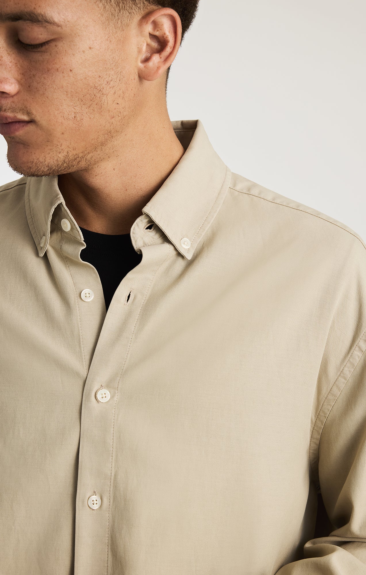 EDITION POCKET BUTTON-UP SHIRT IN LONDON FOG - Image 4