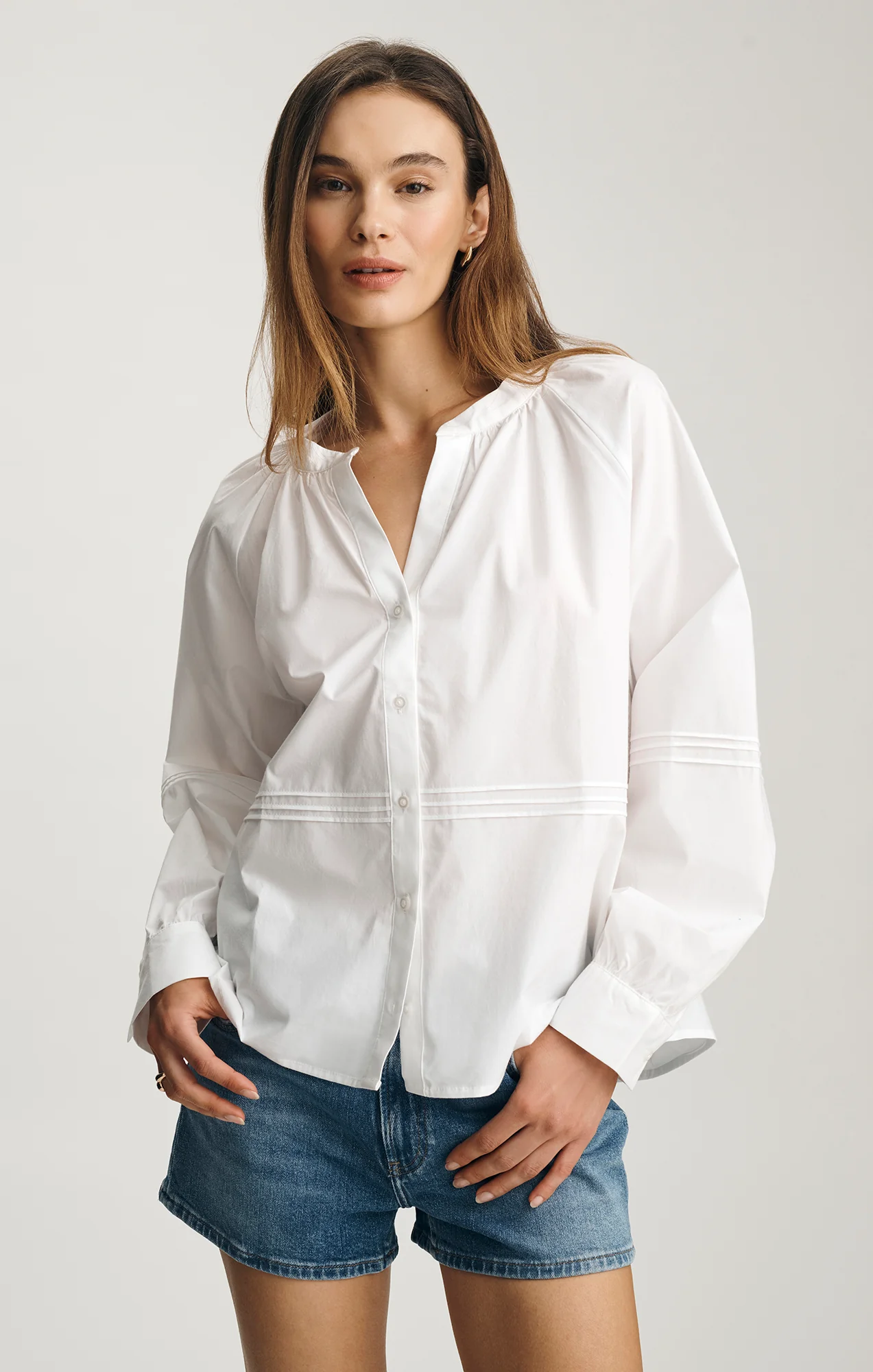 PINTUCK BALLOON SLEEVE SHIRT IN WHITE