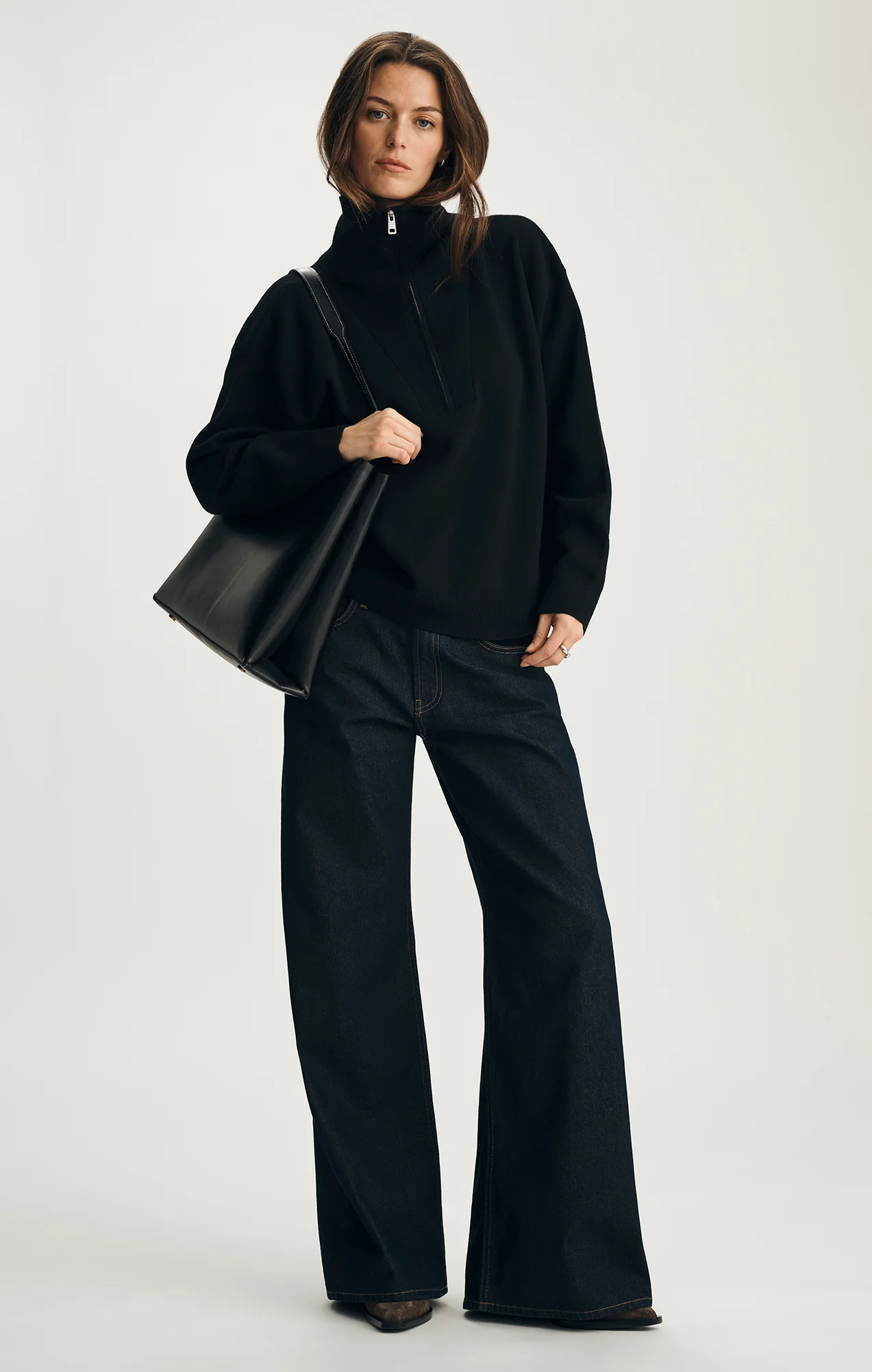 HALF ZIP SWEATER IN BLACK - Image 4
