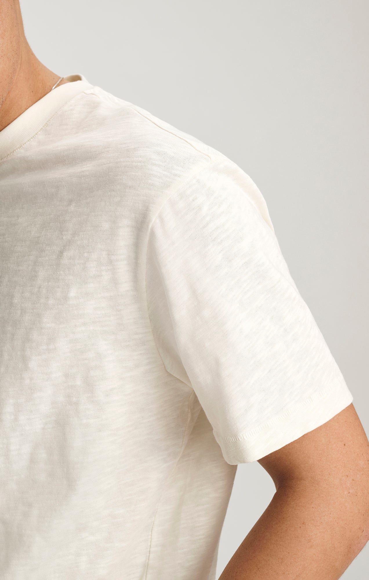 SLUB CREW NECK T-SHIRT IN VANILLA ICE - Image 3