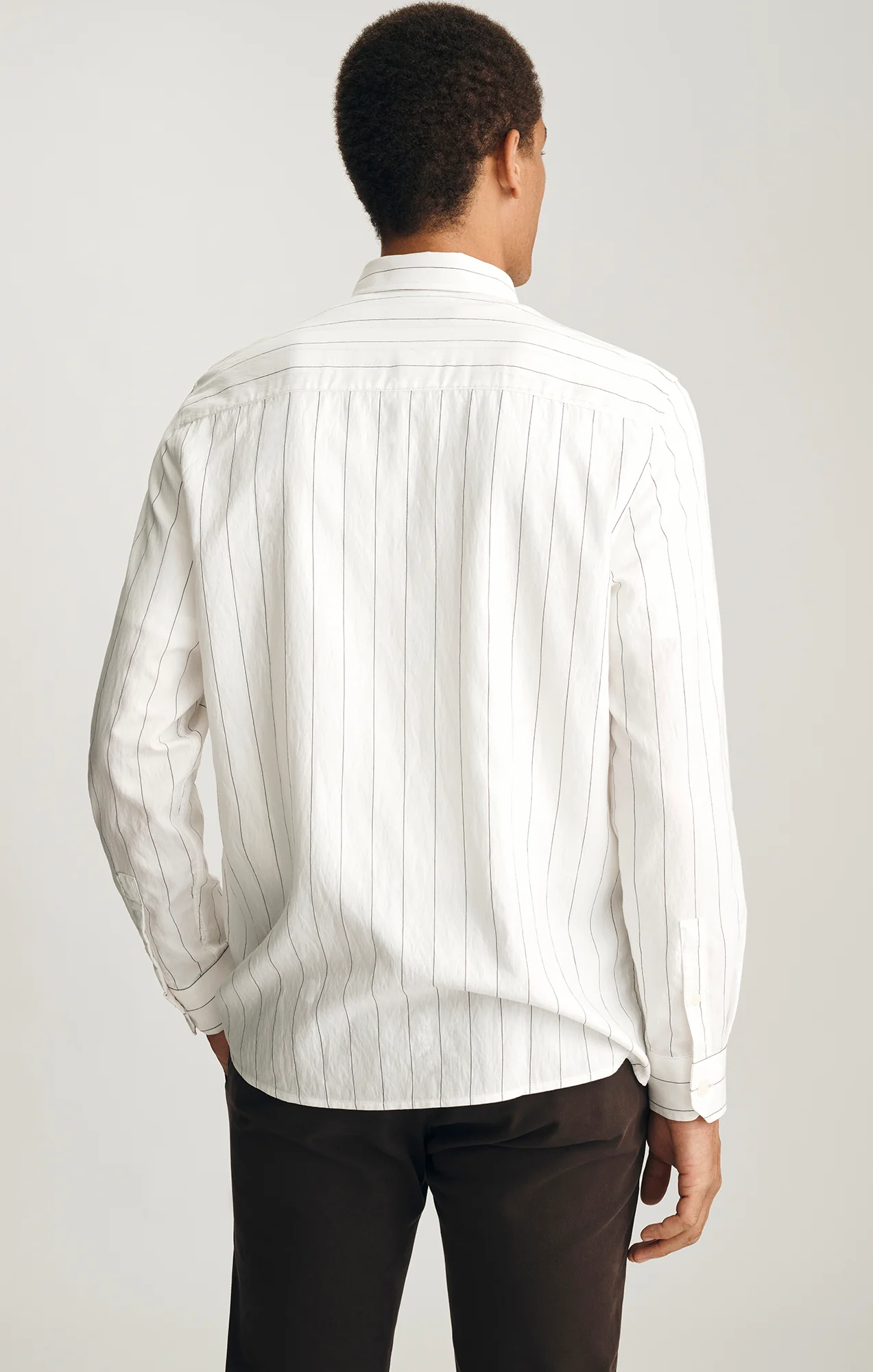STRIPED LONG SLEEVE BUTTON-UP SHIRT IN ANTIQUE WHITE ZEMIN BLACK STRIPE - Image 3