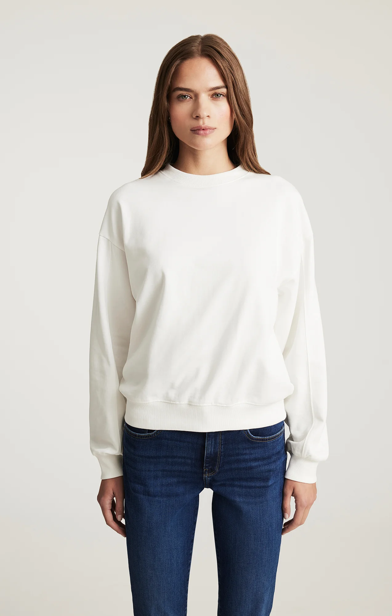 CREW NECK SWEATSHIRT IN ANTIQUE WHITE