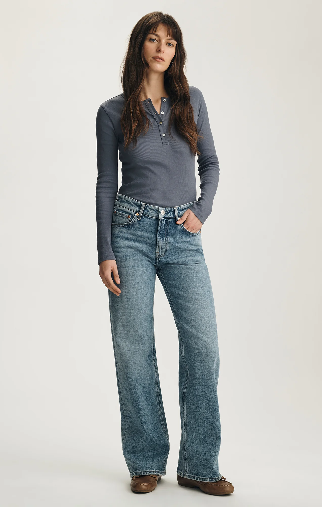 TAYLOR STRAIGHT LEG IN MID BRUSHED CLASSIC BLUE