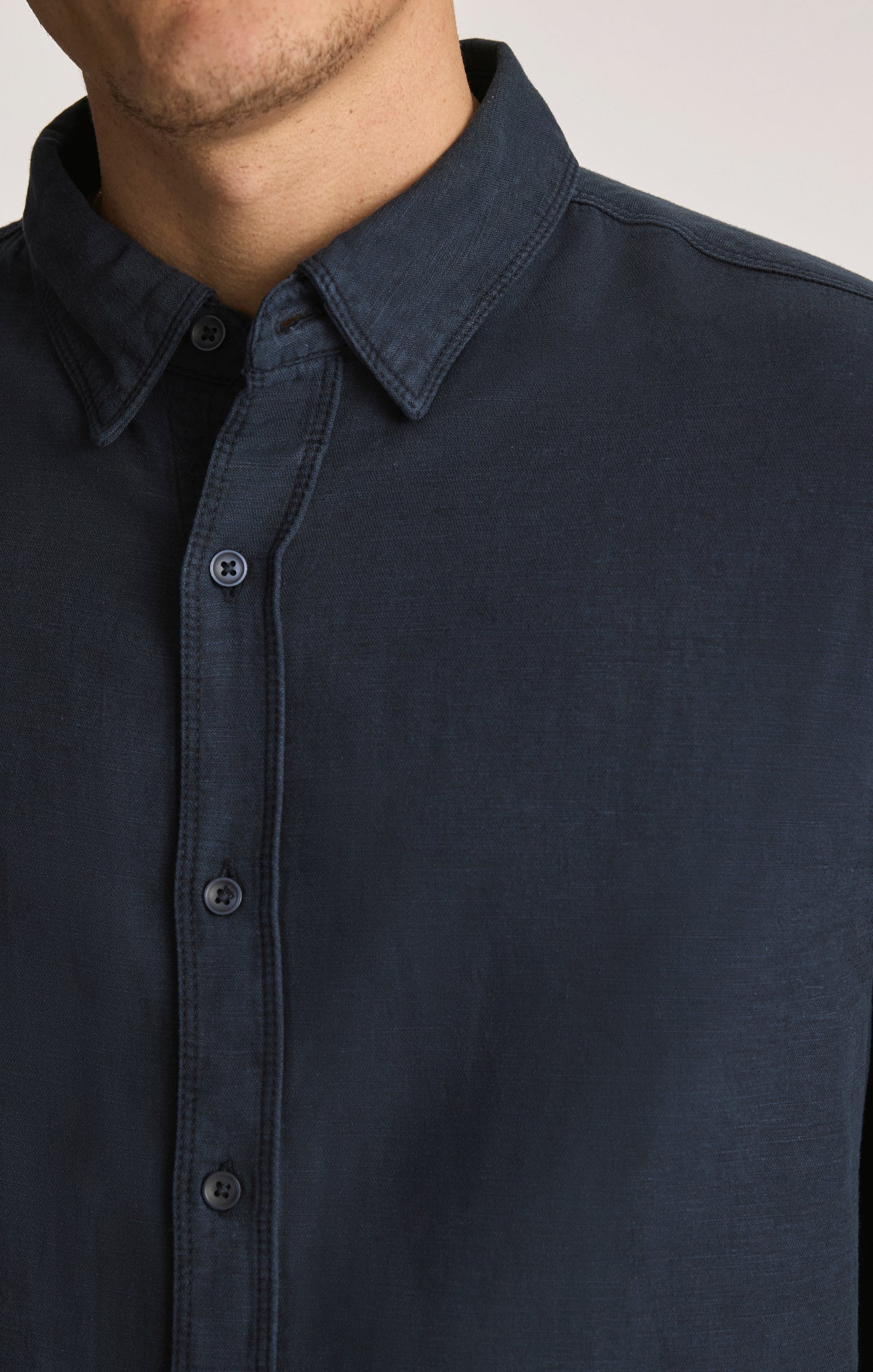 TENCEL™ BUTTON-UP SHIRT IN TOTAL ECLIPSE - Image 4