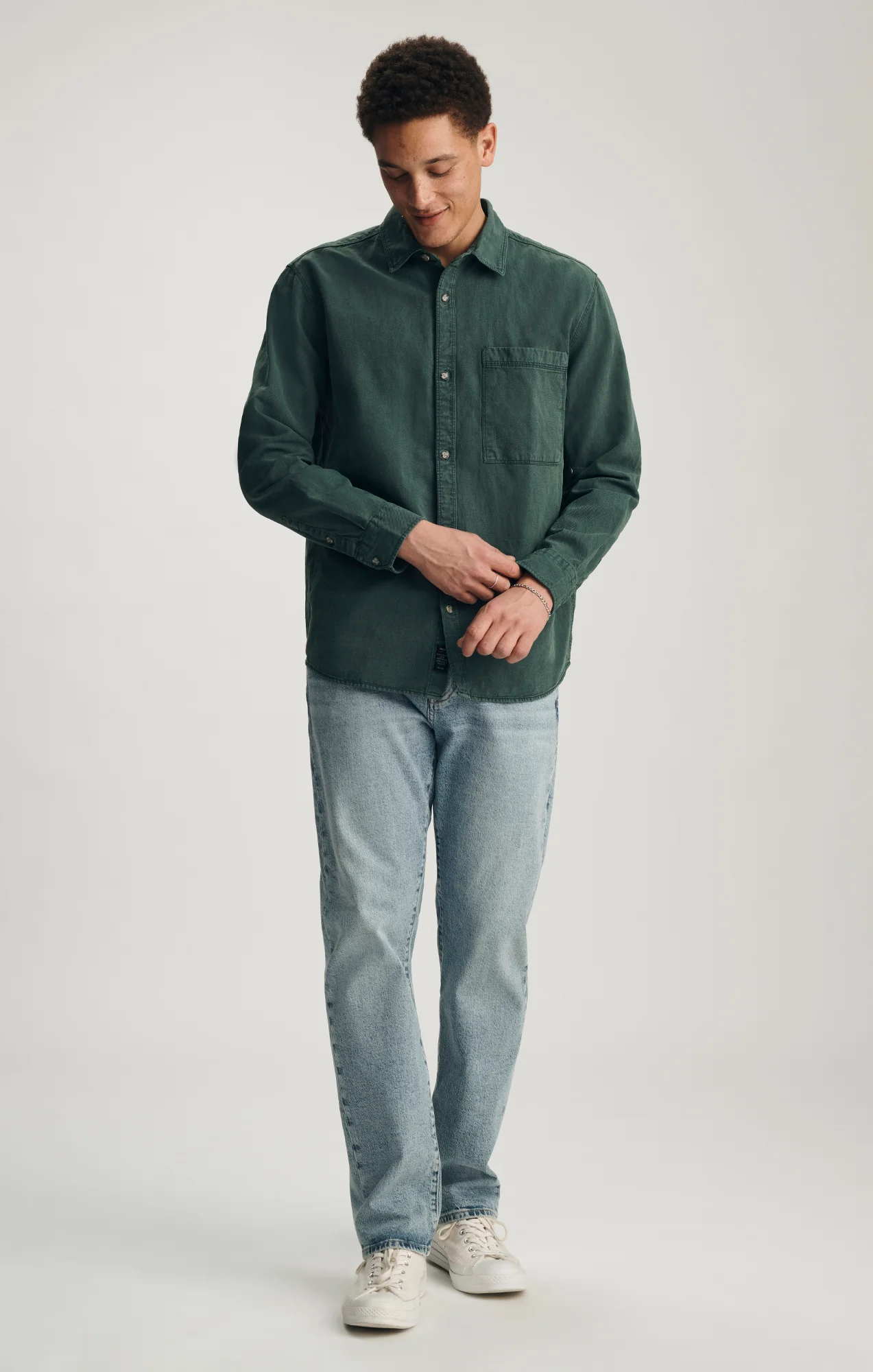 TENCEL™ ONE POCKET BUTTON-UP SHIRT IN BISTRO GREEN - Image 4