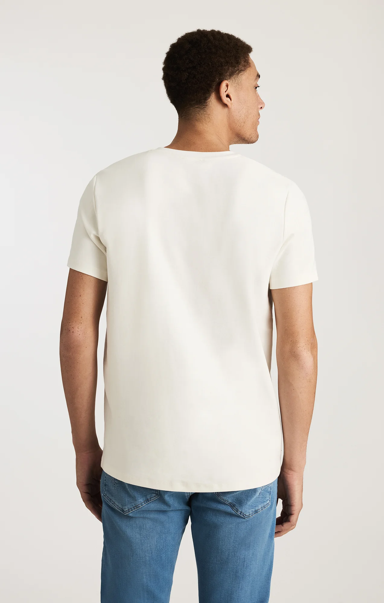EDITION V-NECK T-SHIRT IN ANTIQUE WHITE - Image 3