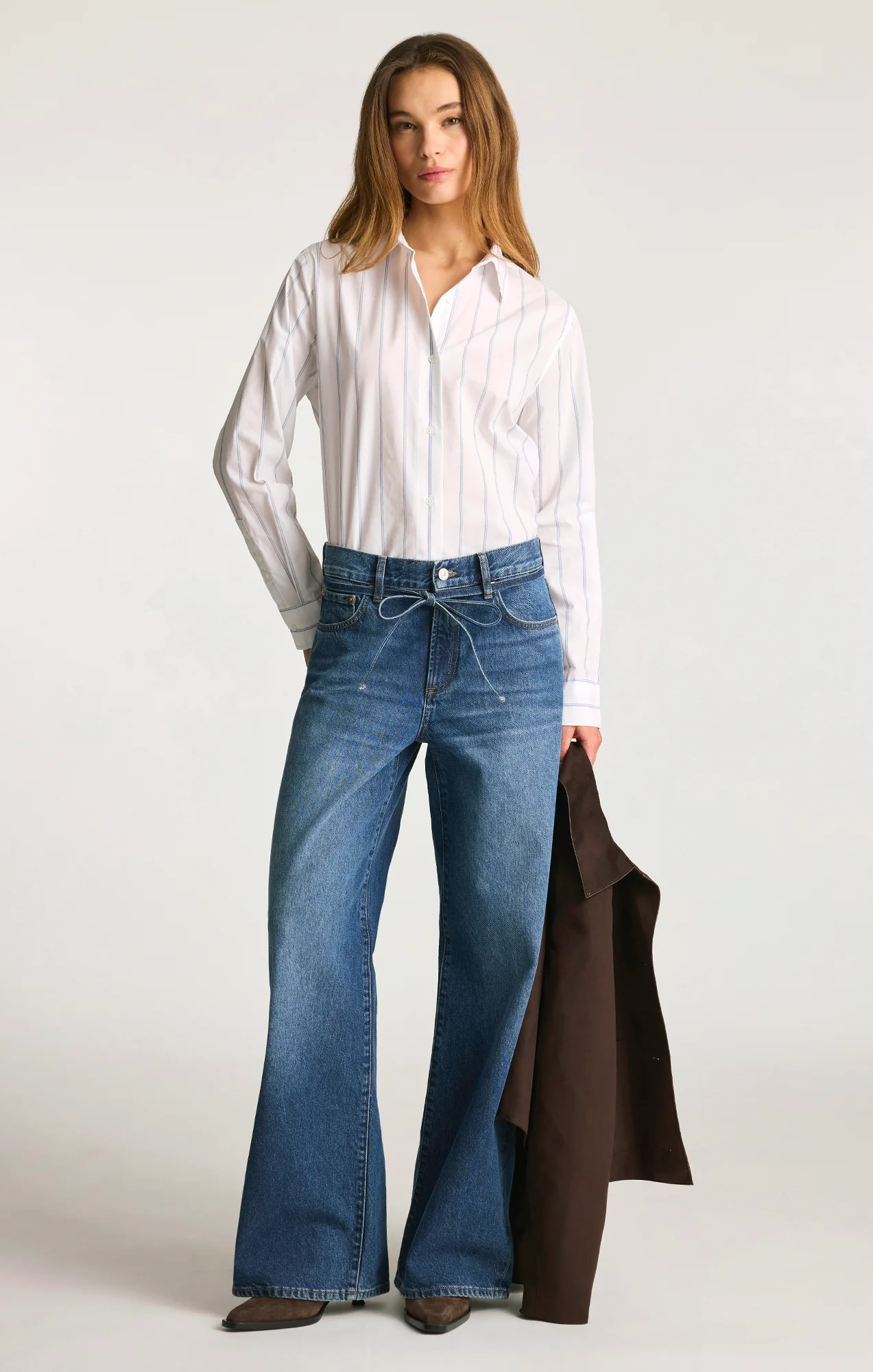 WENDY LOOSE STRAIGHT LEG IN MID BRUSHED CLASSIC DENIM