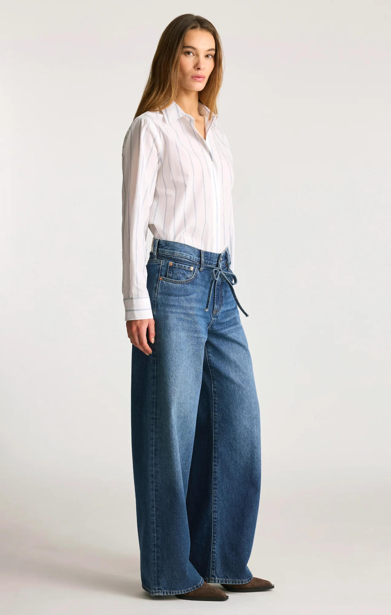 WENDY LOOSE STRAIGHT LEG IN MID BRUSHED CLASSIC DENIM - Image 2